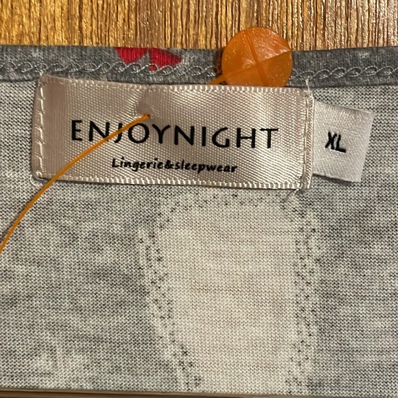 •ENJOYNIGHT•GRAY PENGUIN PRINT WINTERTIME ROUND NECK SHORT SLEEVE TOP XL EUC - Picture 7 of 10